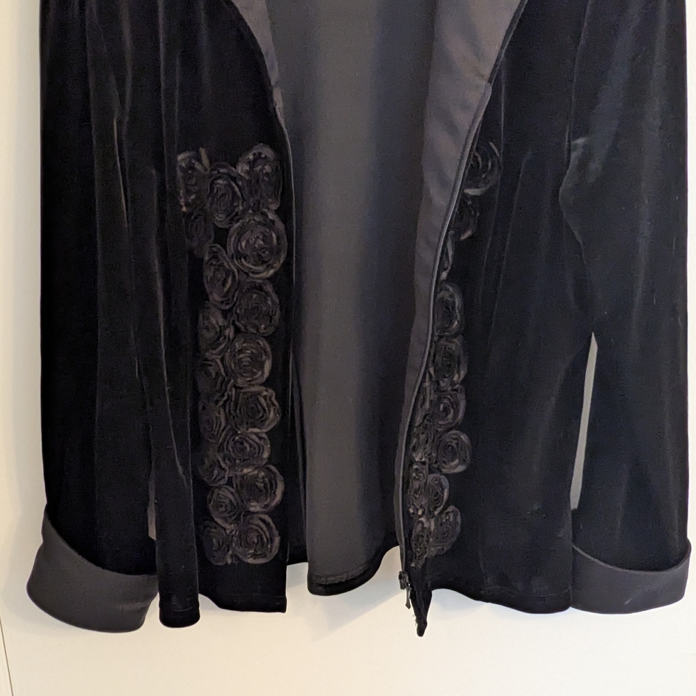 Chic Black Velvet Women's Blazer - Picture 1 of 3
